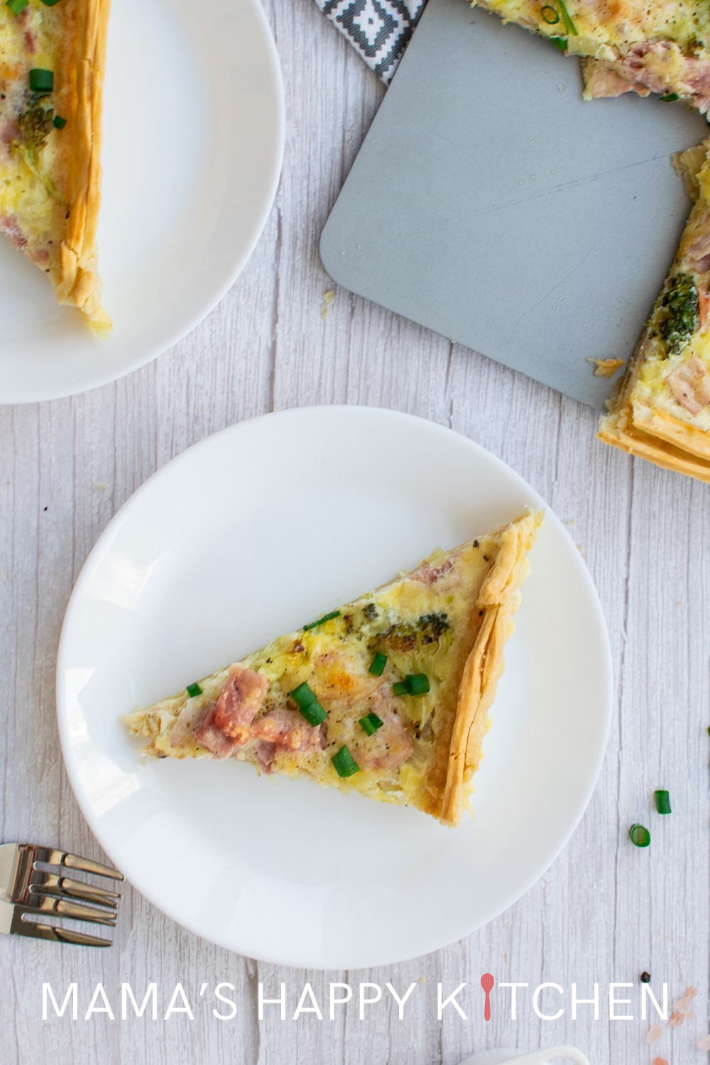 French culinary charm meets wholesome, savory goodness with this Quiche Lorraine with Broccoli and Cheddar Recipe. This classic dish is reinvented with the addition of tender broccoli, creating a perfect blend of flavors. Ideal for any meal, from a hearty breakfast to a sophisticated dinner, this quiche balances the smokiness of bacon with the freshness of vegetables and the richness of cheese. #frenchcuisine#homemade #familymeal #comfortfood #vegetablequiche #culinarydelight