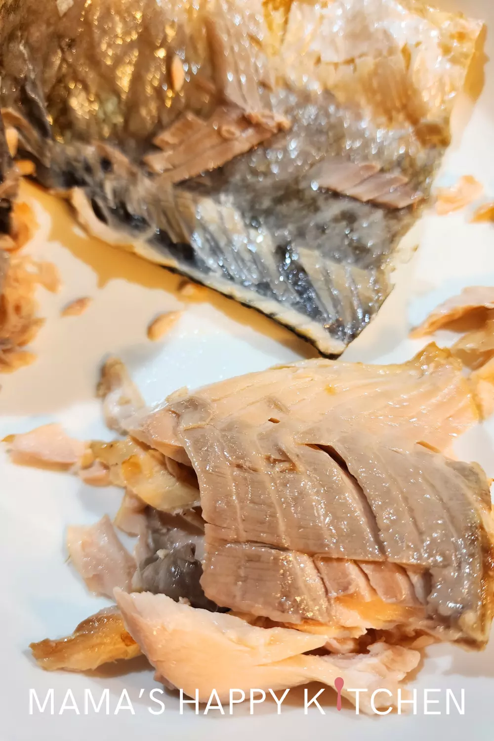 This homemade salmon meatball recipe promises a unique twist on the traditional hamburger/sausage variety. Upgrade your meatball with healthy omega-3s. It matches perfectly with my creamy pesto sauce recipe, over a bed of linguine. Add a side salad and a chunk of bread, and you've got yourself a nutritious, delicious meal. #SalmonMeatballs #HealthyEating #Omega3s #PestoSauce #Linguine #NutritiousMeals #HomemadeCooking #Foodie #HealthyRecipes #DeliciousDinners #Yummy #SeafoodLovers #PastaLovers