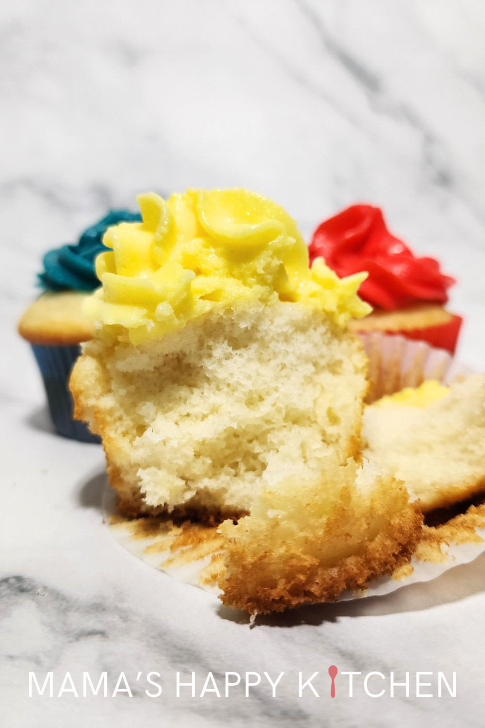So, I kinda sorta totally forgot that it was July 4th next week, so I whipped up this American flag made out of cupcakes quickly. I’m totally lying. Totally. I’ve been planning a July 4th post for about four weeks now, except that I didn’t quite pull it off due to laziness. Independence Day in America is great because not only do we get a day off from work, but we also get to eat a lot of food in the name of being patriotic. What is better than a cook-out in the summer on a day off?