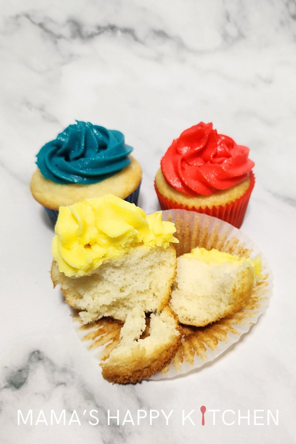 So, I kinda sorta totally forgot that it was July 4th next week, so I whipped up this American flag made out of cupcakes quickly. I’m totally lying. Totally. I’ve been planning a July 4th post for about four weeks now, except that I didn’t quite pull it off due to laziness. Independence Day in America is great because not only do we get a day off from work, but we also get to eat a lot of food in the name of being patriotic. What is better than a cook-out in the summer on a day off?