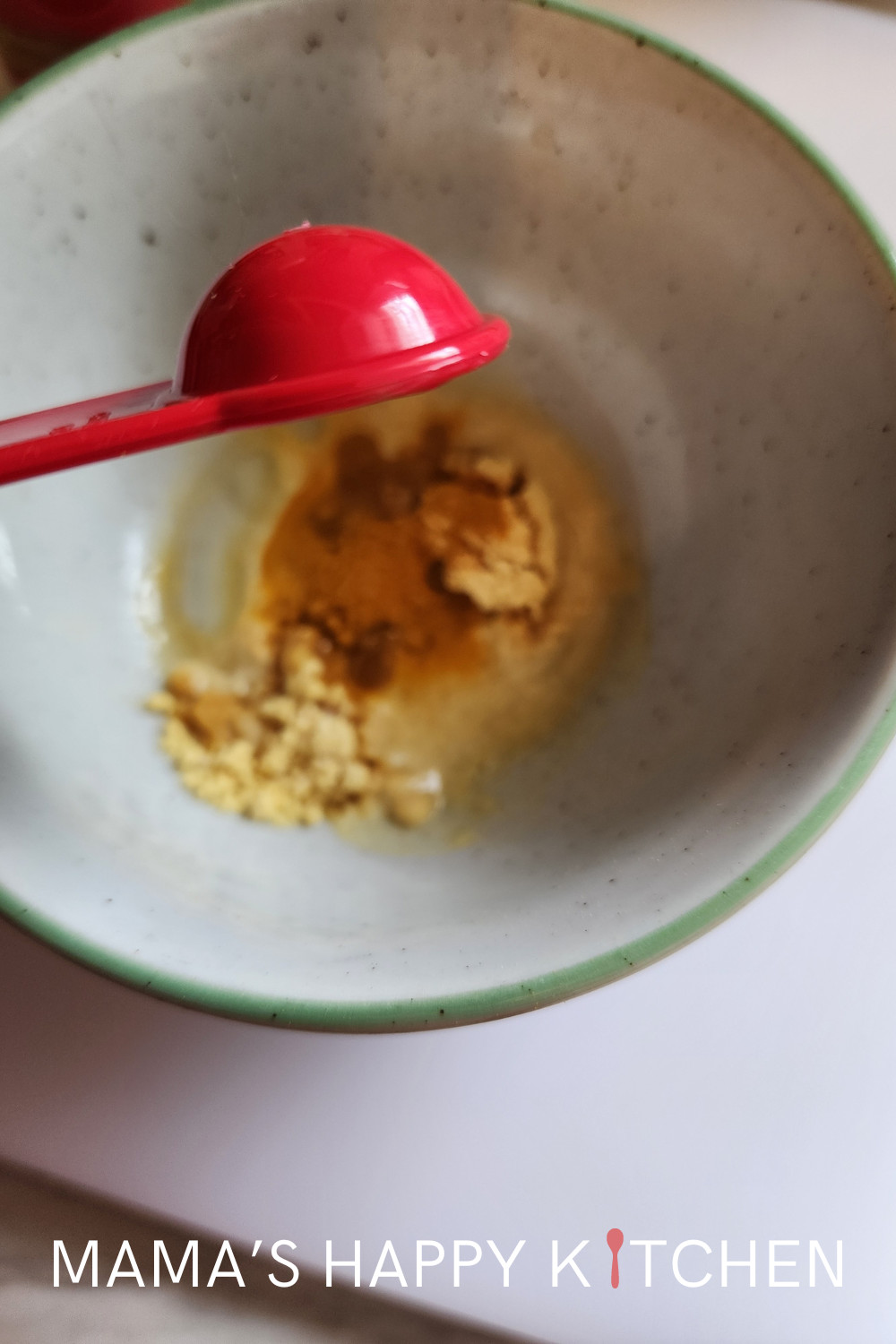 I'm a little late for Chinese New Year, but I thought I'd write about how to make hot Chinese mustard. This is an easy homemade sauce recipe to make. The Husband loves this hot mustard on his eggrolls and fried rice, but our local Chinese restaurant is really stingy with the sauces. Even though I love their food, sometimes I go out of my way to another restaurant that does give me the hot mustard packets that he loves. Well, no more. Never be without this delicious spicy mustard again!